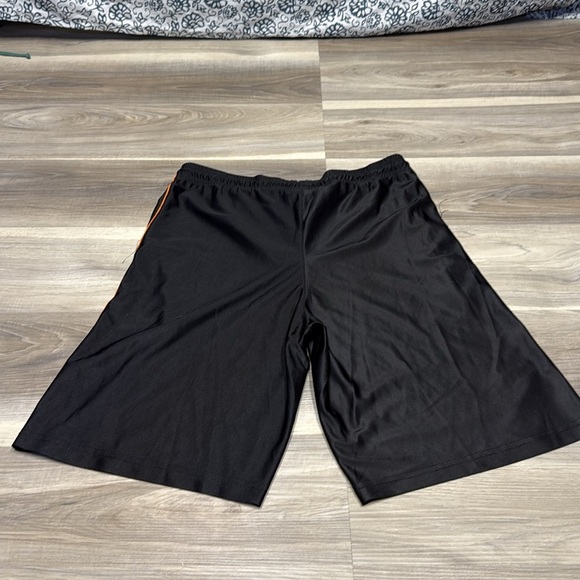 U.S. Polo Assn. Black and Orange Athletic Shorts size medium - Picture 6 of 6